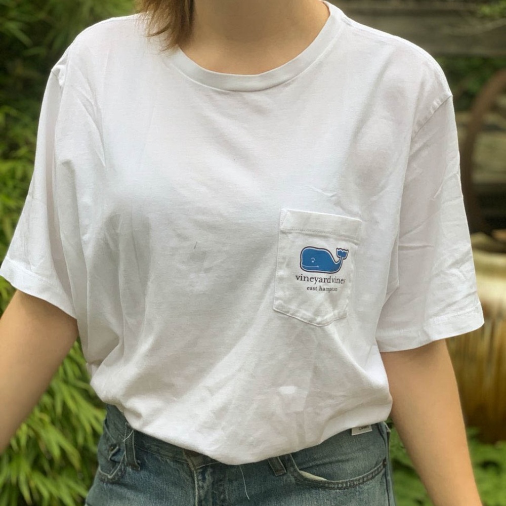 SOLD•••Vineyard Vines Tee, Large